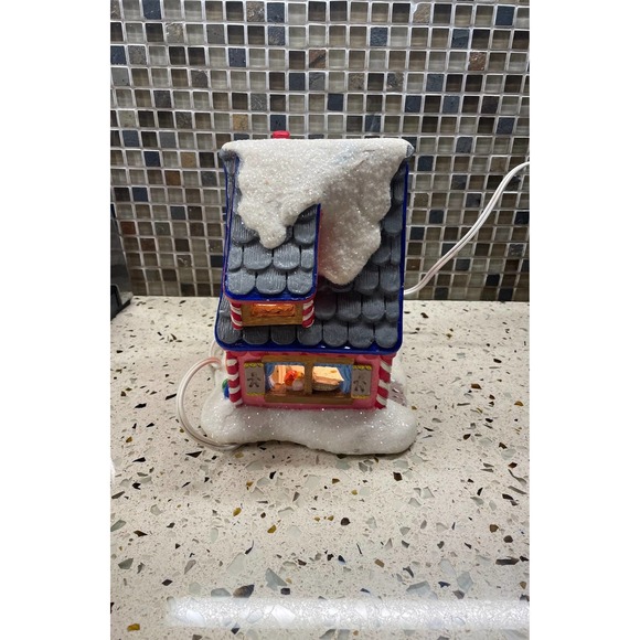 MRS CLAUS'S SWEET SHOPPE LIT HOUSE - Picture 5 of 7